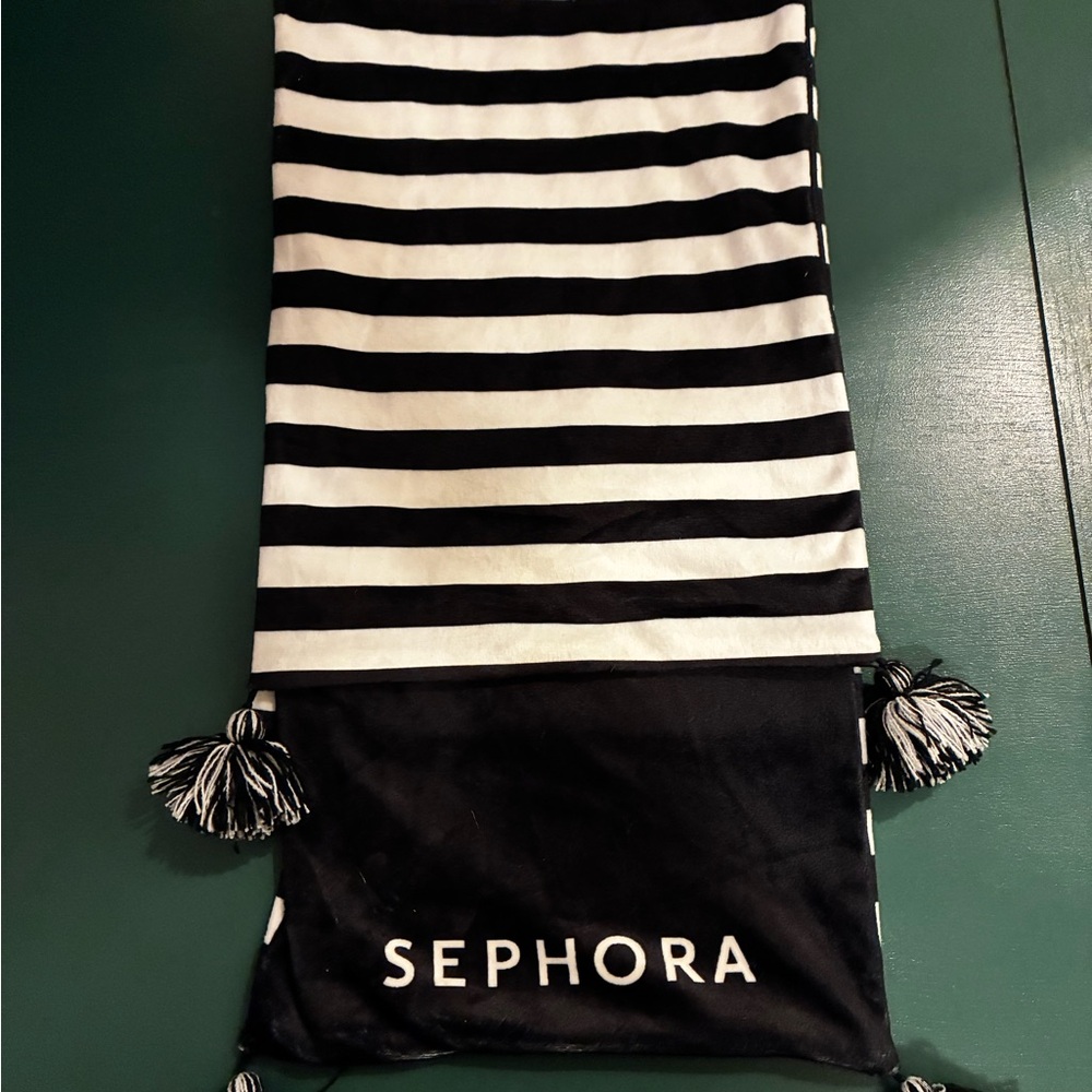 Sephora Velour Black and White Scarf